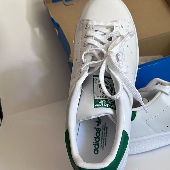 Rare womens sz 10 wide adidas Stan smith sneakers.  Never worn ever   - Picture 2 of 14